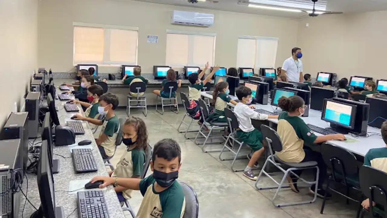 Infraestrutura salas de aula informatica